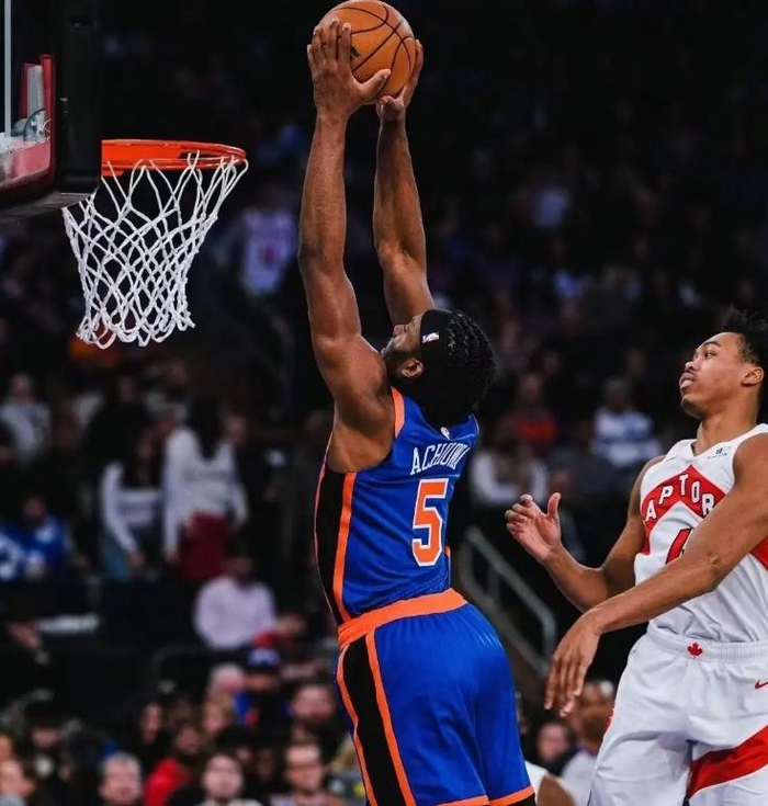 猛龙大胜尼克斯，连胜终结