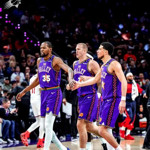 76人爆冷击败掘金继续领跑 76人爆冷击败掘金继续领跑