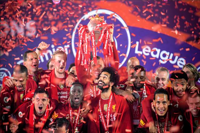 利物浦主场战胜曼联，继续领先小组