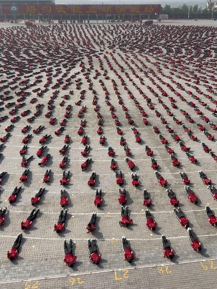 体育盛宴中各类赛事惊险连连，引人入胜