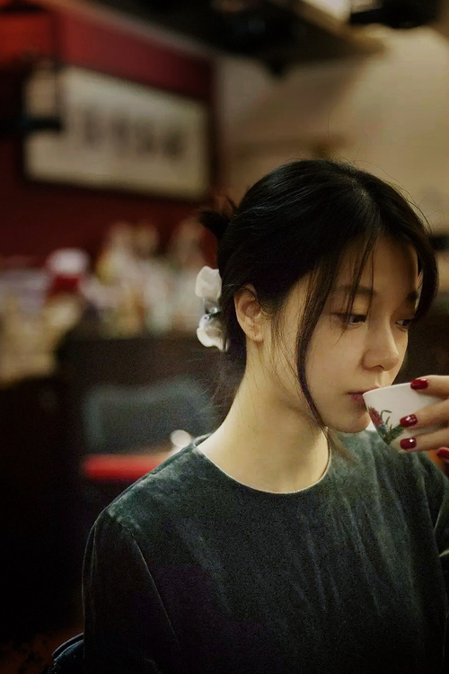 东方客场响惊雷，霍勒迪压哨三分改写跨联盟之战