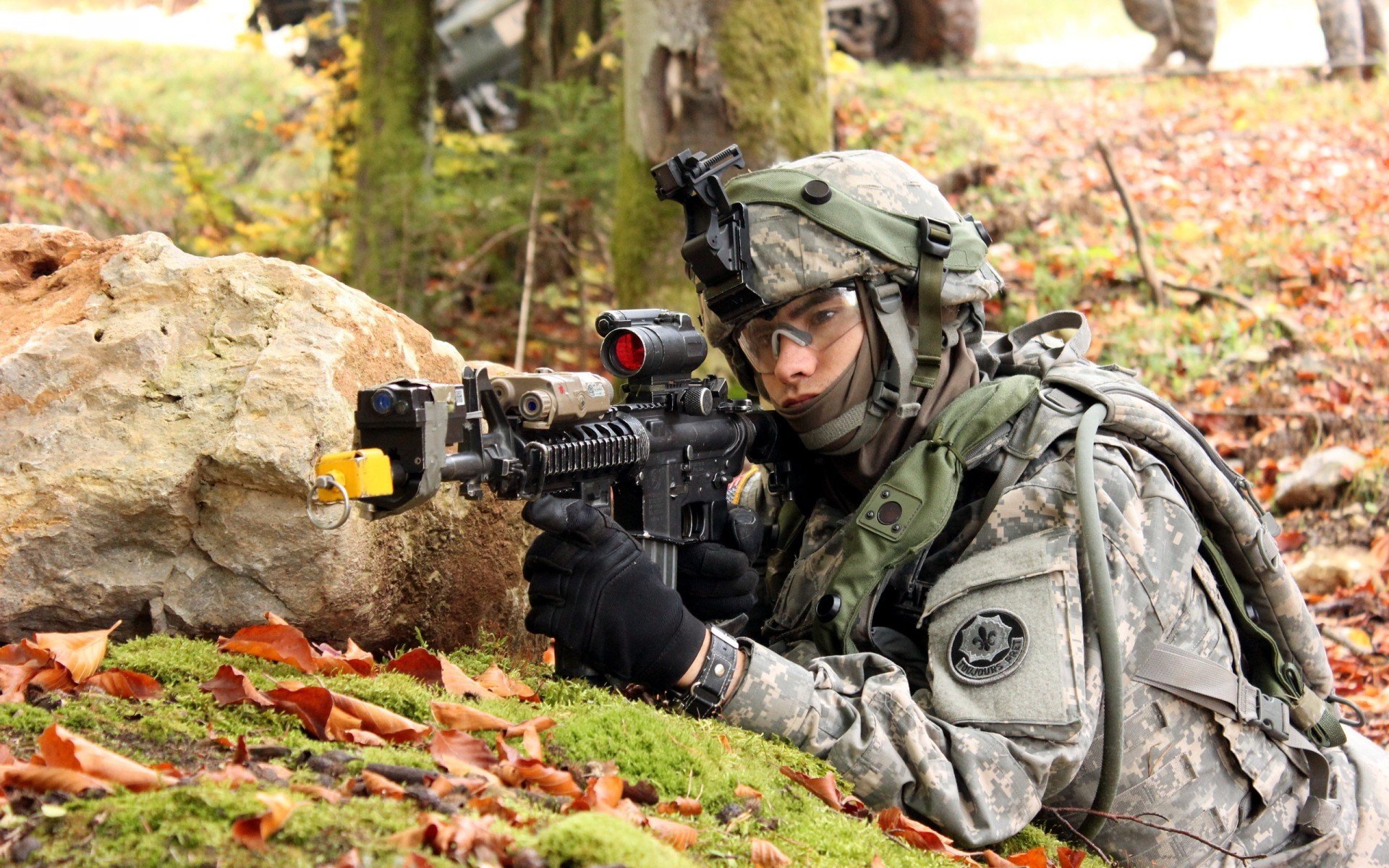 利拉德进攻端肆虐无解，雄鹿末节狂潮席卷新疆队